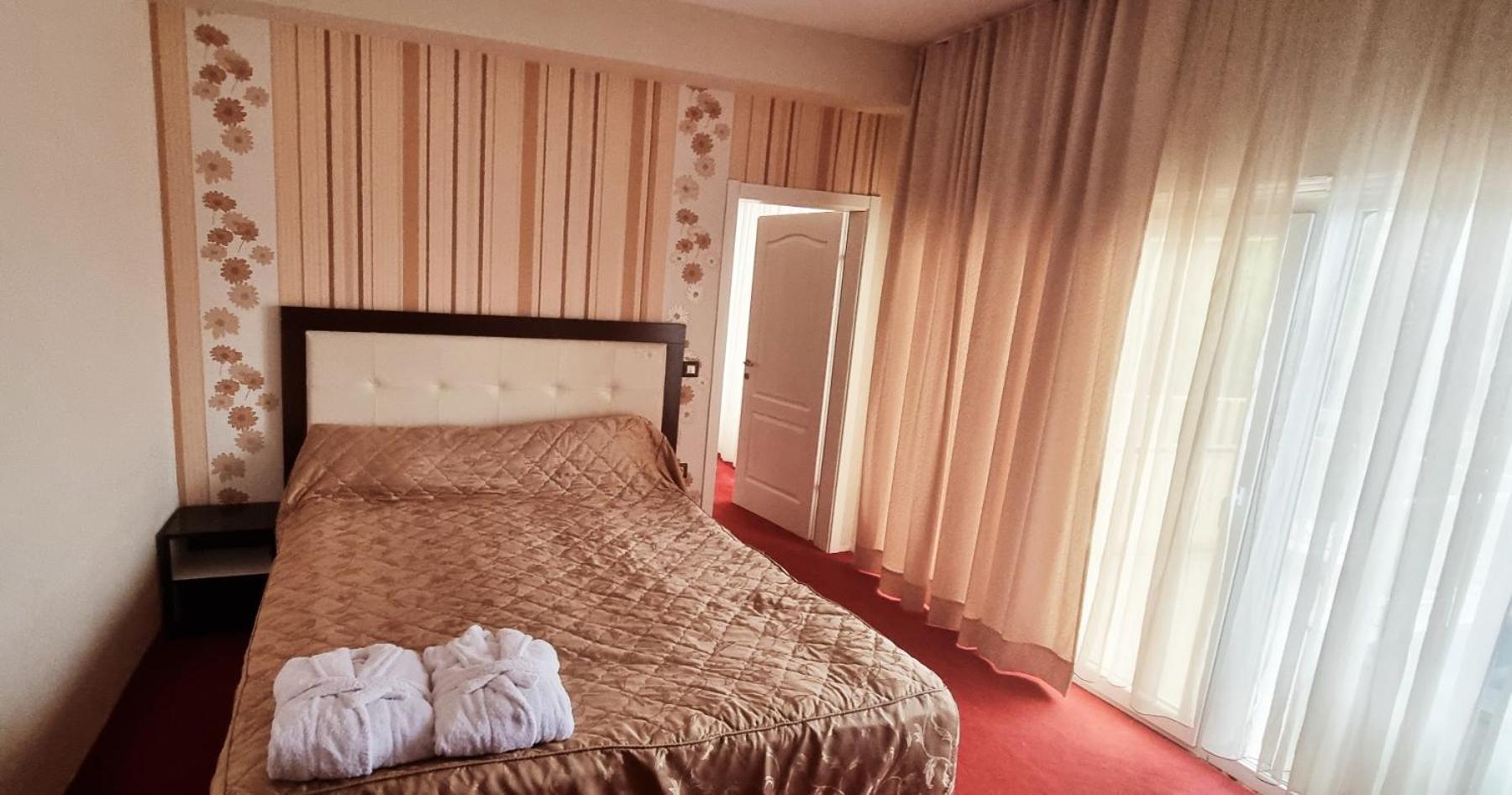 Hotel Bluebell Ohrid Ngoại thất bức ảnh